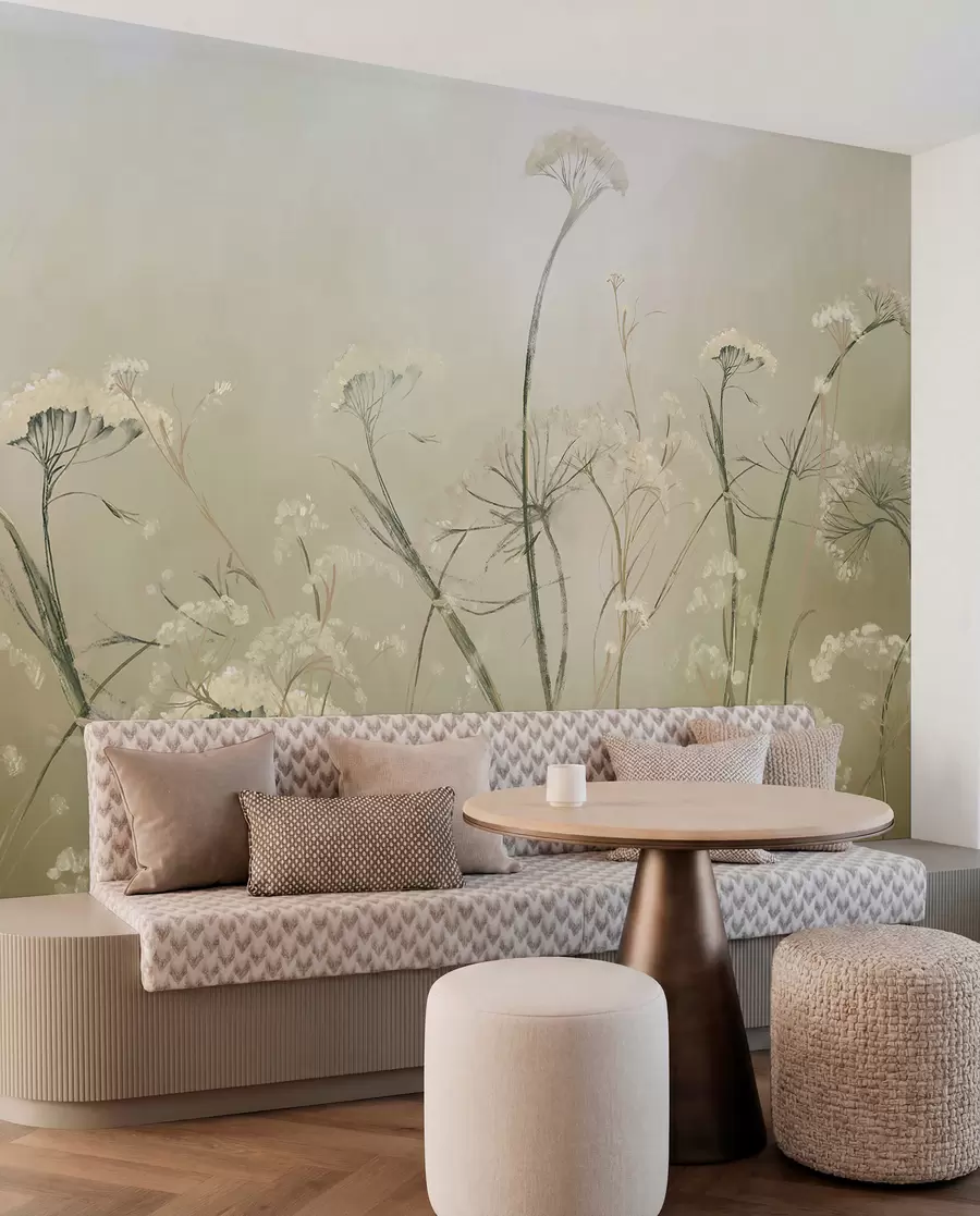 murais de parede Flores silvestres brancas em um campo enevoado com fundo sépia suave e desfocado w00903v1