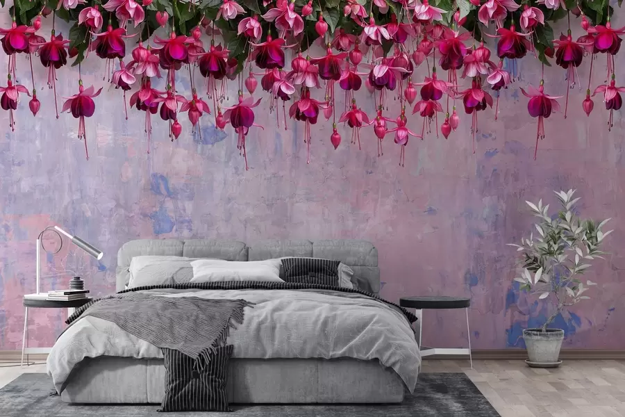 murais de parede Grandes flores fúcsia penduradas no alto sobre o fundo de uma parede retrô com imitação de arranhões w02132