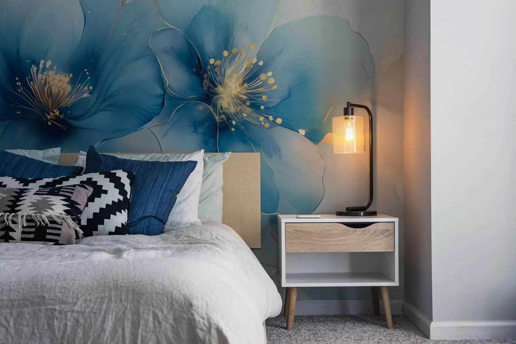 murais de parede Pintura floral sonhadora com flores azuis grandes e delicadas w02769