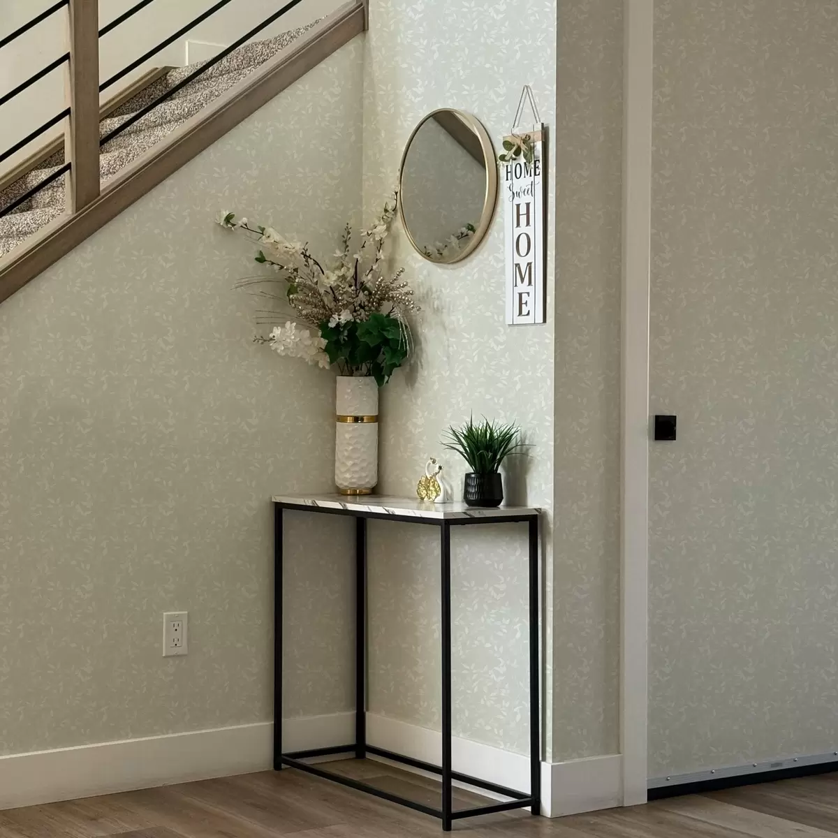 Papel de parede Galhos suaves e retorcidos com folhas de cor clara a00071v1