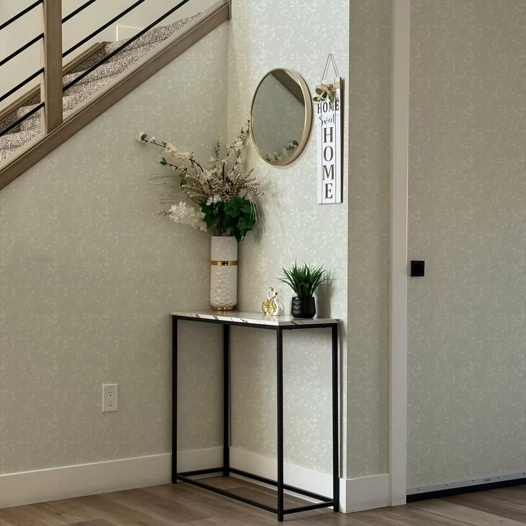 murais de parede Galhos suaves e retorcidos com folhas de cor clara a00071v1