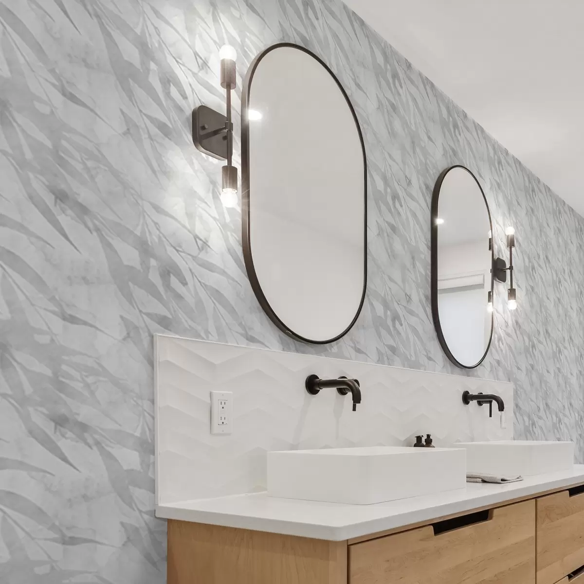 Papel de parede Galhos cinzentos com folhas ao vento a00097v1