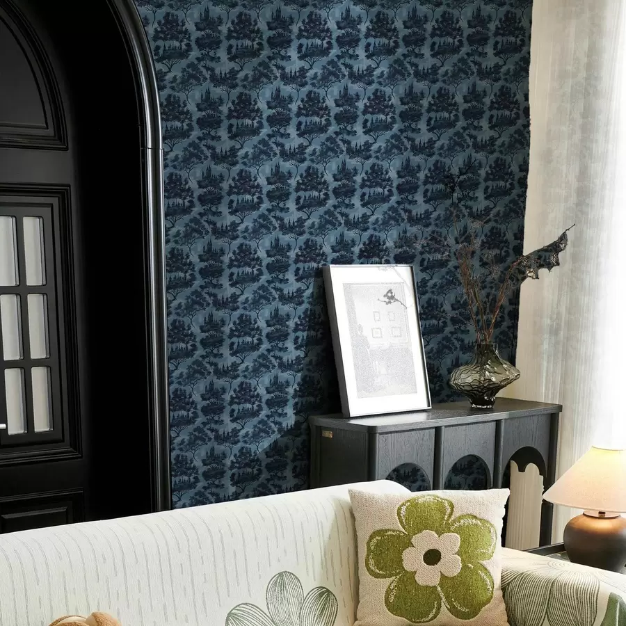 murais de parede Castelos góticos entre as árvores na floresta noturna a00130v1