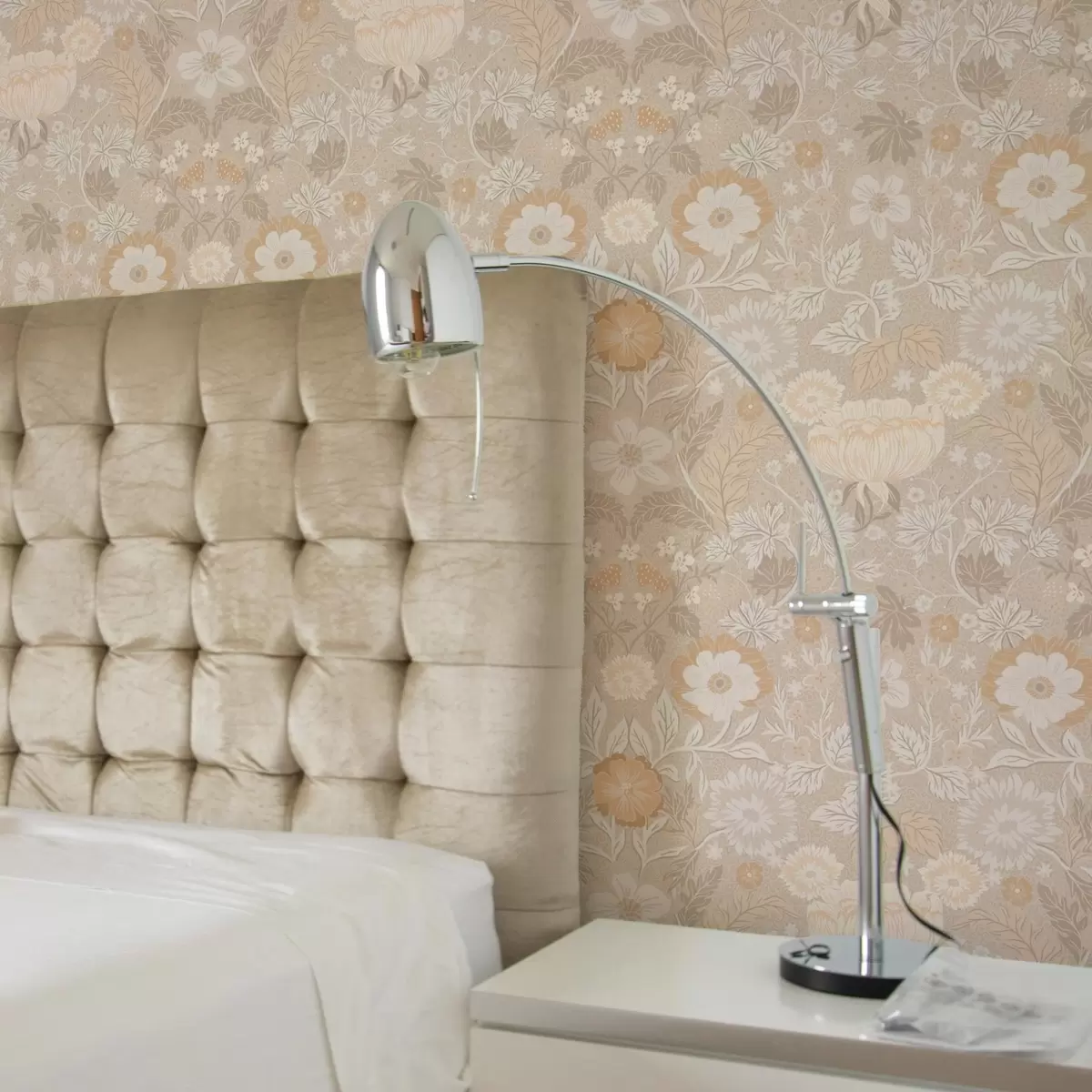 Papel de parede Estampa floral bege em uma paleta de tons pastéis a00145