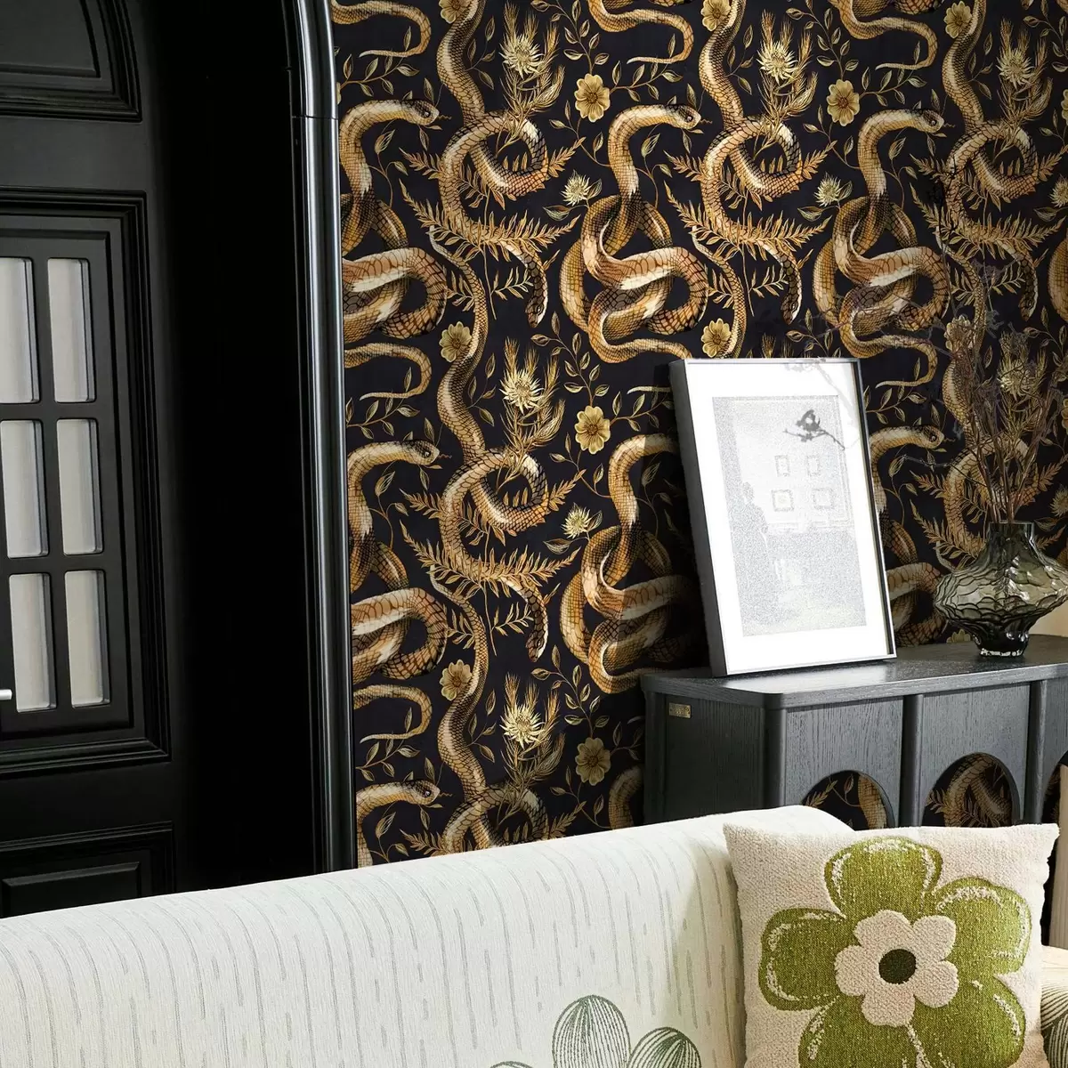 Papel de parede Cobras e flores em um fundo escuro a00158