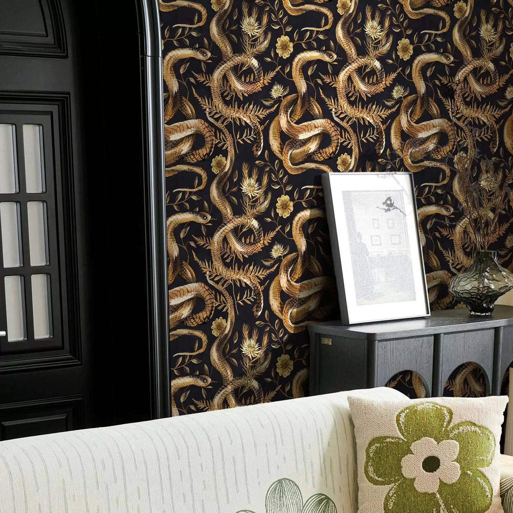 murais de parede Cobras e flores em um fundo escuro a00158