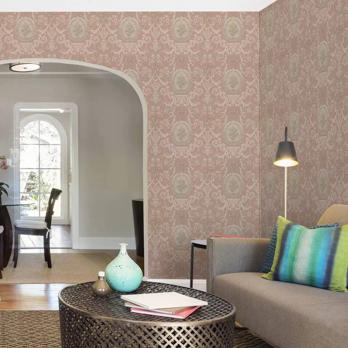 Papel de parede Ornamento barroco com flores em um fundo rosa a00160