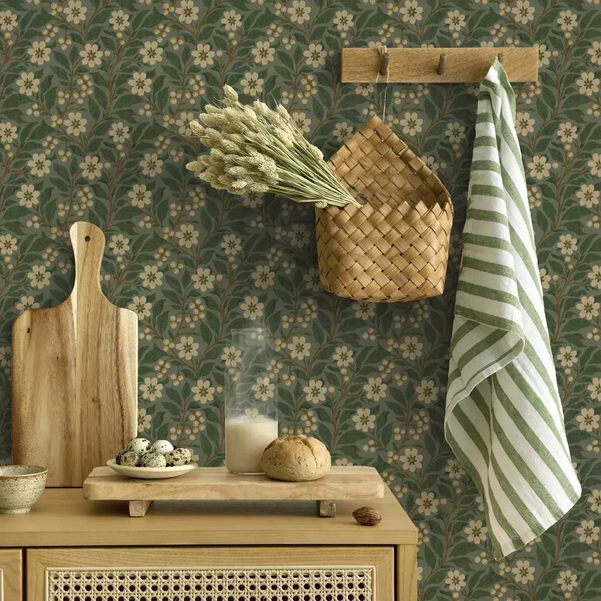 Papel de parede Flores amarelas e bagas em um fundo verde a00242