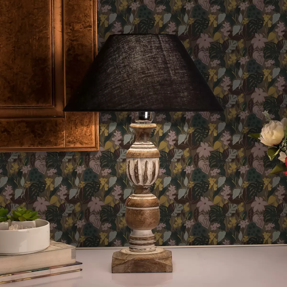 Papel de parede Folhas e flores tropicais escuras em uma pintura densa pintura densa a00244