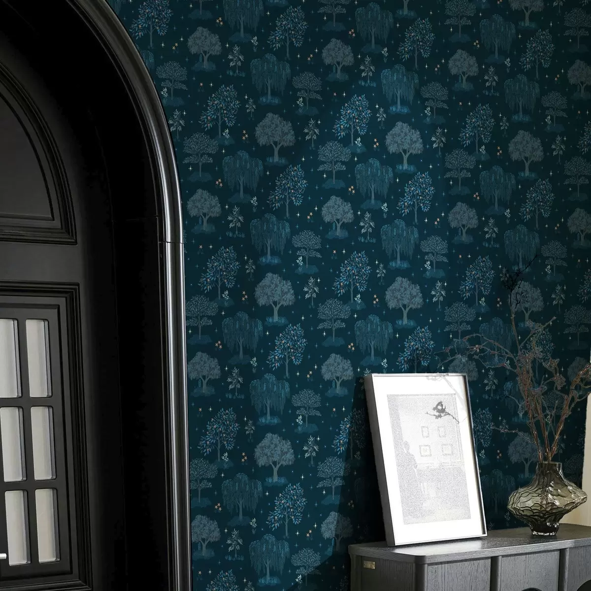 Papel de parede Floresta noturna de fadas com estrelas e árvores decorativas a00248