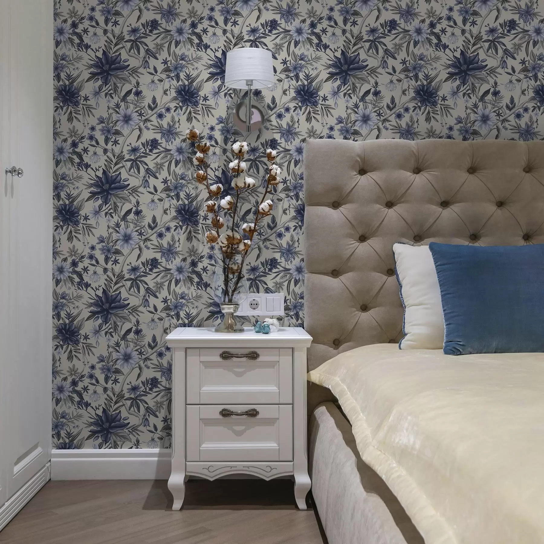 murais de parede Flores azuis e cinzas em um fundo claro a00304