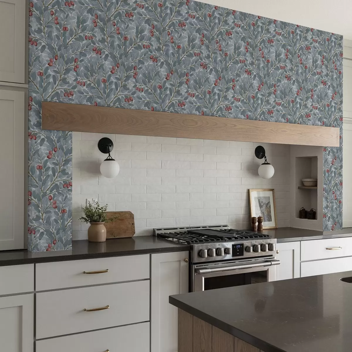 Papel de parede Folhas azuis com ramos de bagas vermelhas a00309