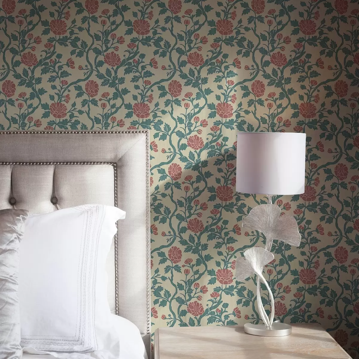 Papel de parede Flores rosa ornamentais em um fundo bege a00414