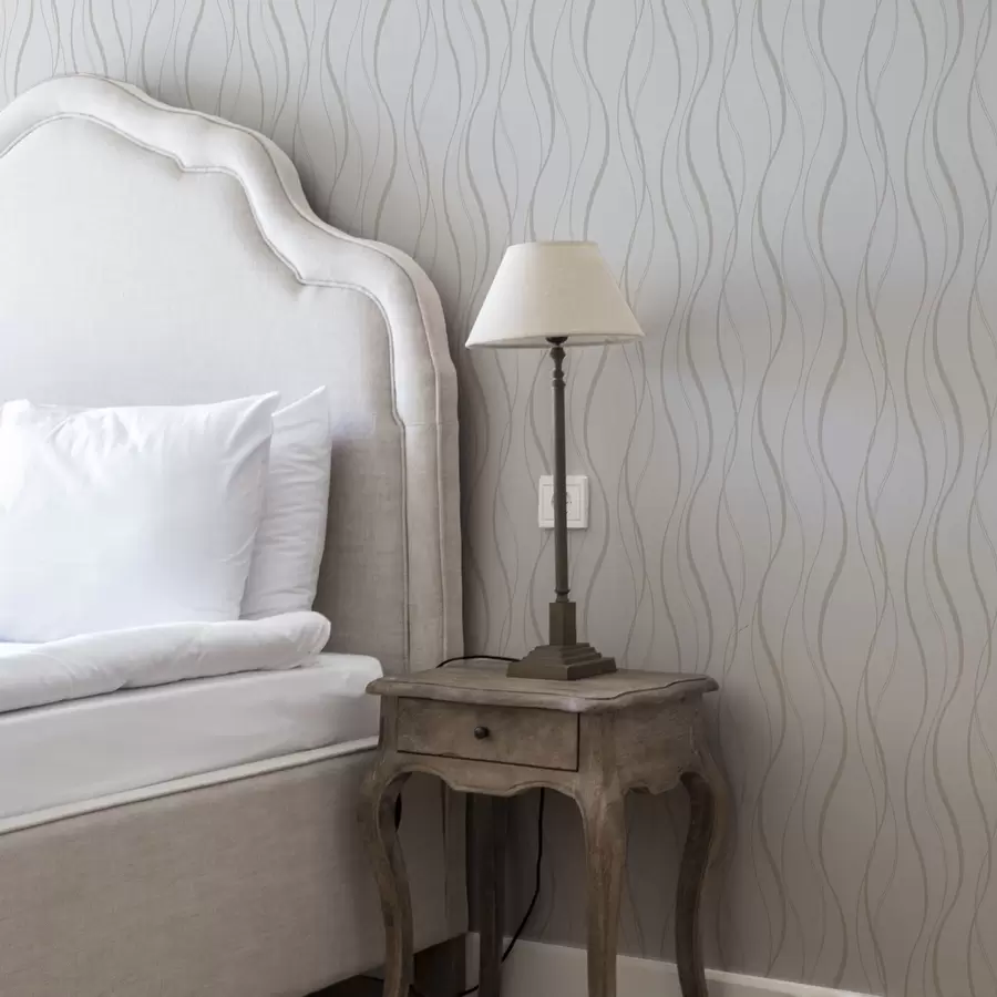 murais de parede Linhas bege onduladas abstratas em um fundo branco a00480