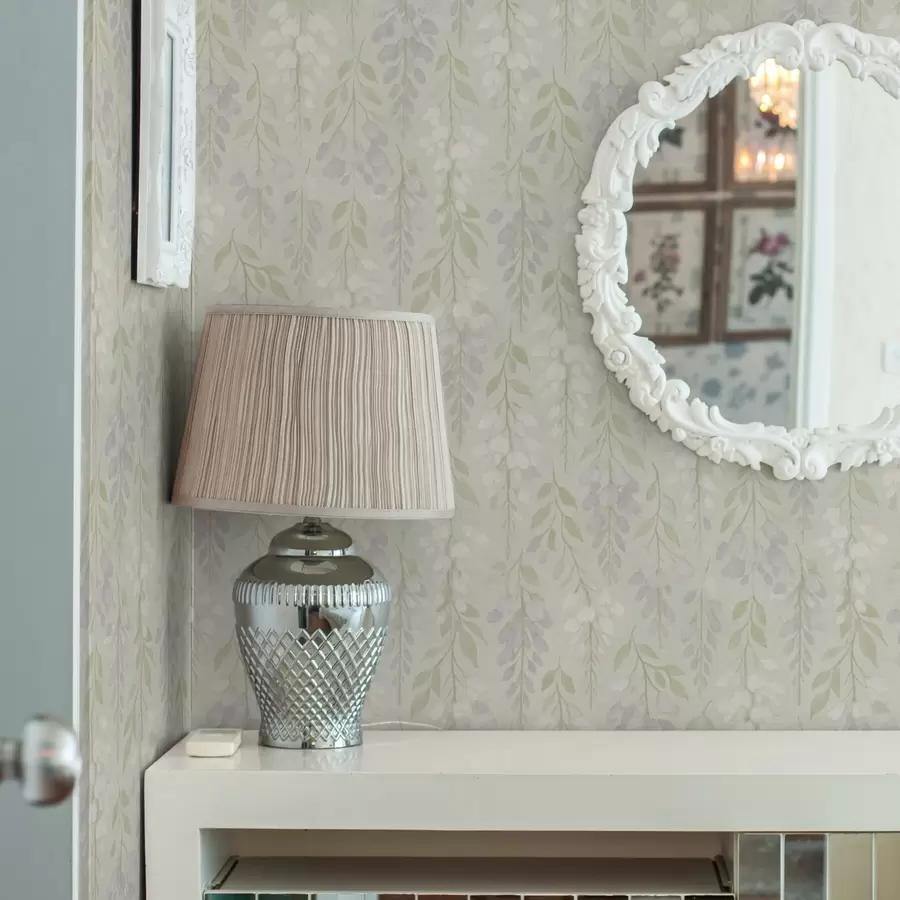 murais de parede Glicínia lavanda pendente sobre fundo verde menta a00593