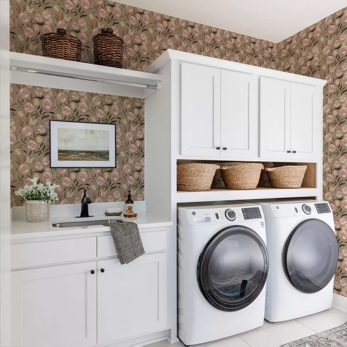 Papel de parede Flores cor-de-rosa e borboletas sobre um fundo bege-oliva a00633v2