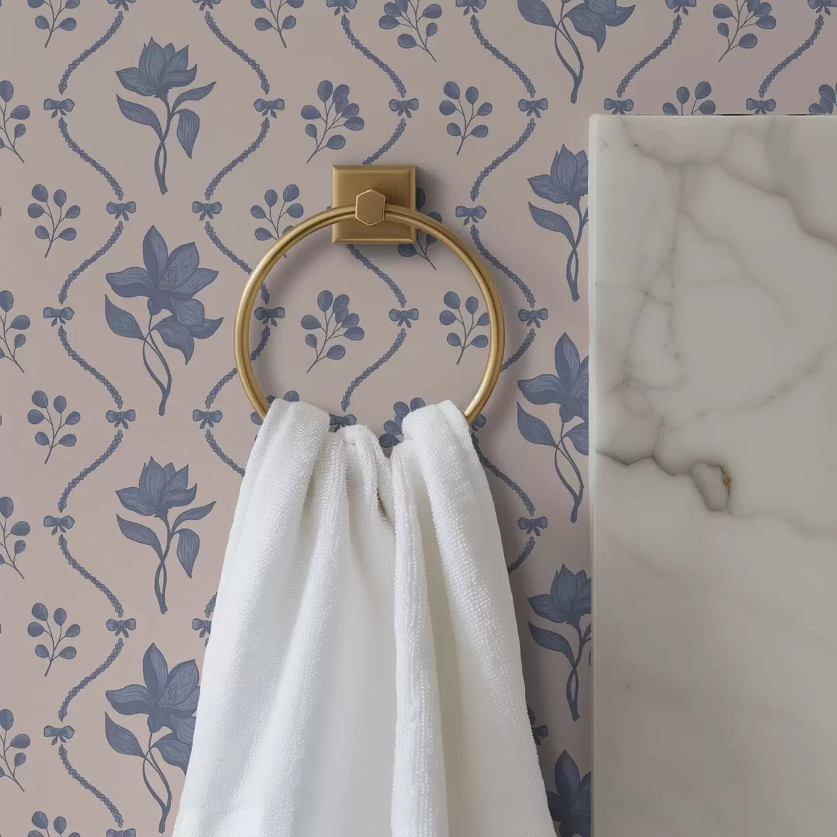 Papel de parede Pequenas flores e fitas em tons de azul e rosa a00808v3