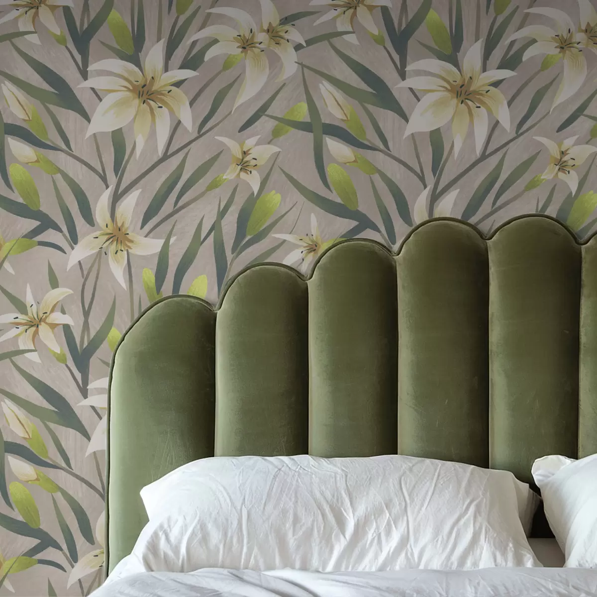 Papel de parede Lírios creme com folhas sobre fundo cinza-bege a00837