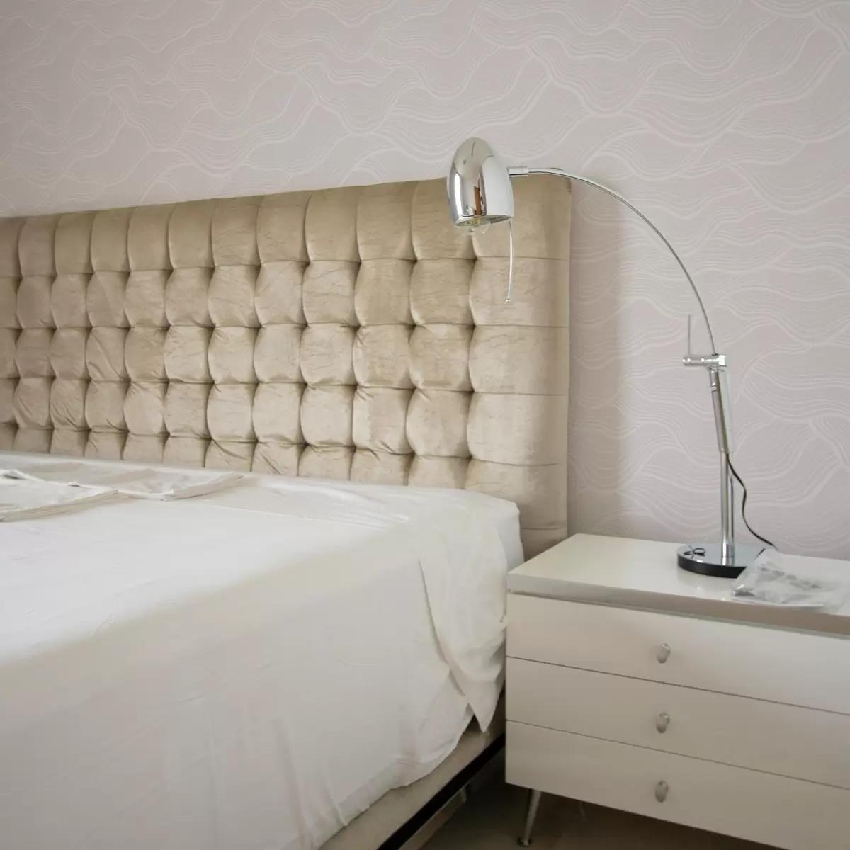 Papel de parede Fundo rosa pastel com linhas onduladas a00682v3