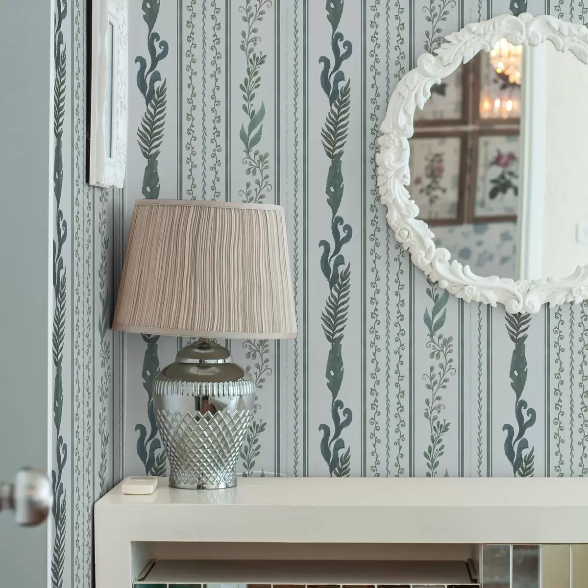 Papel de parede Listras com ramos e cachos em azul claro frio a00823v1