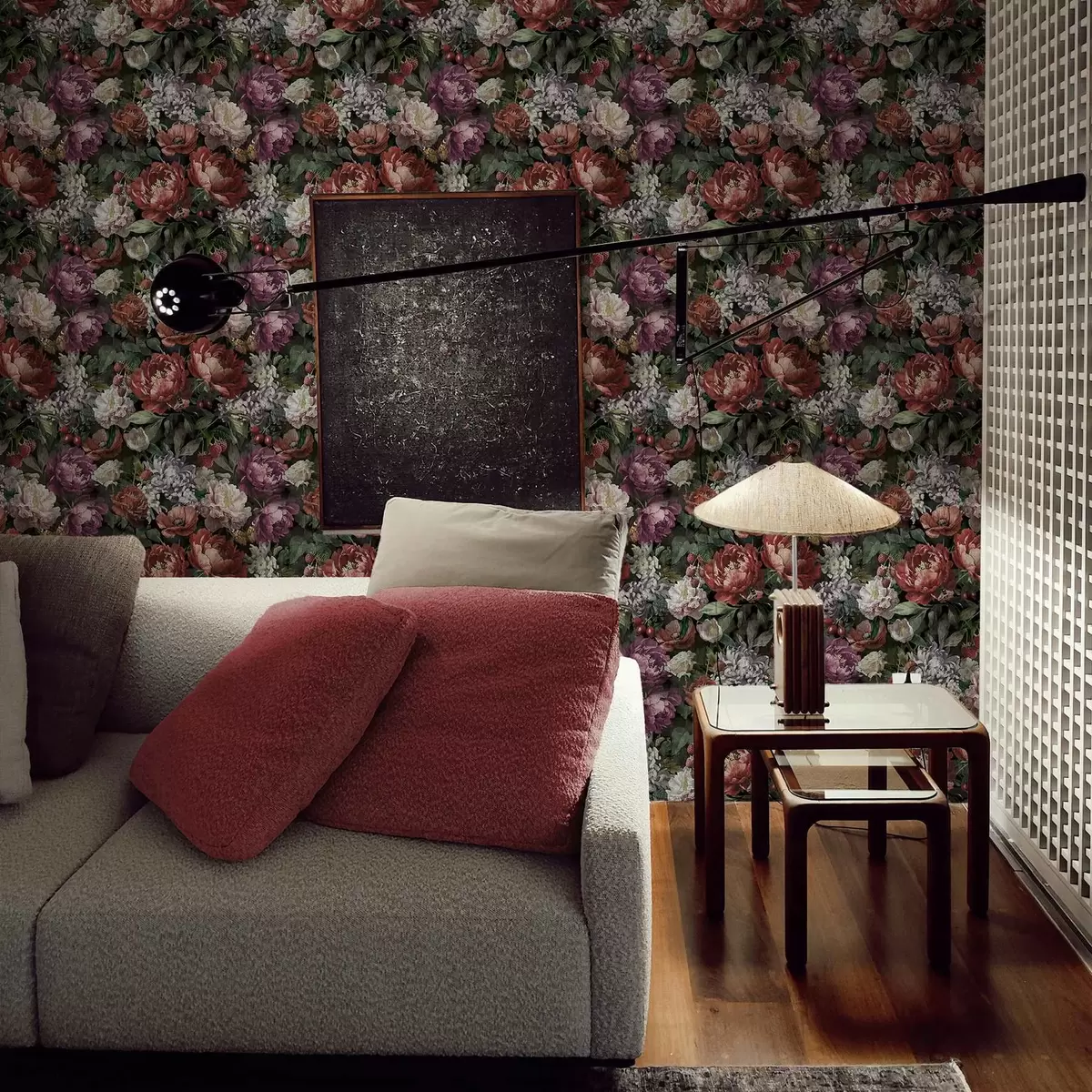 Papel de parede Peônias dramáticas escuras, bagas e borboleta sobre fundo preto a00862