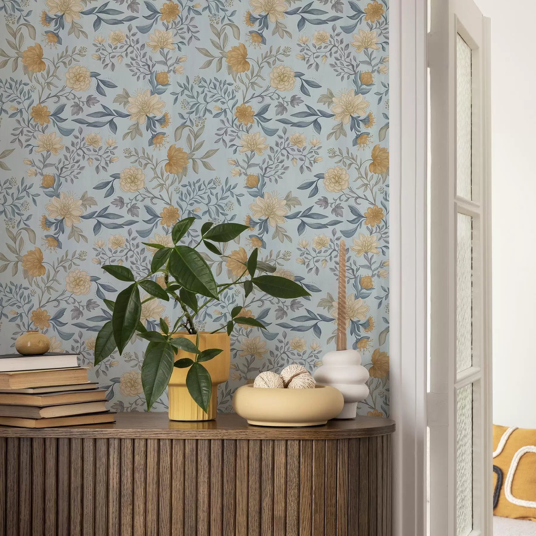 murais de parede Flores amarelas e azuis com folhas sobre um fundo azul-celeste a00934