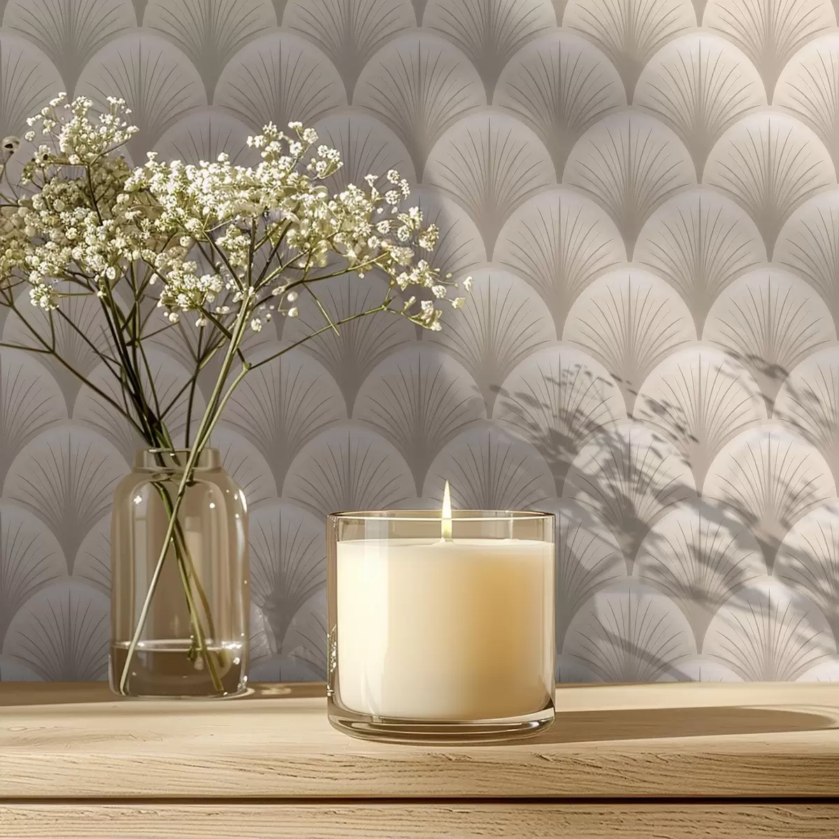 Papel de parede Arcos em tons de bege com raios finos sobre um fundo claro a00978