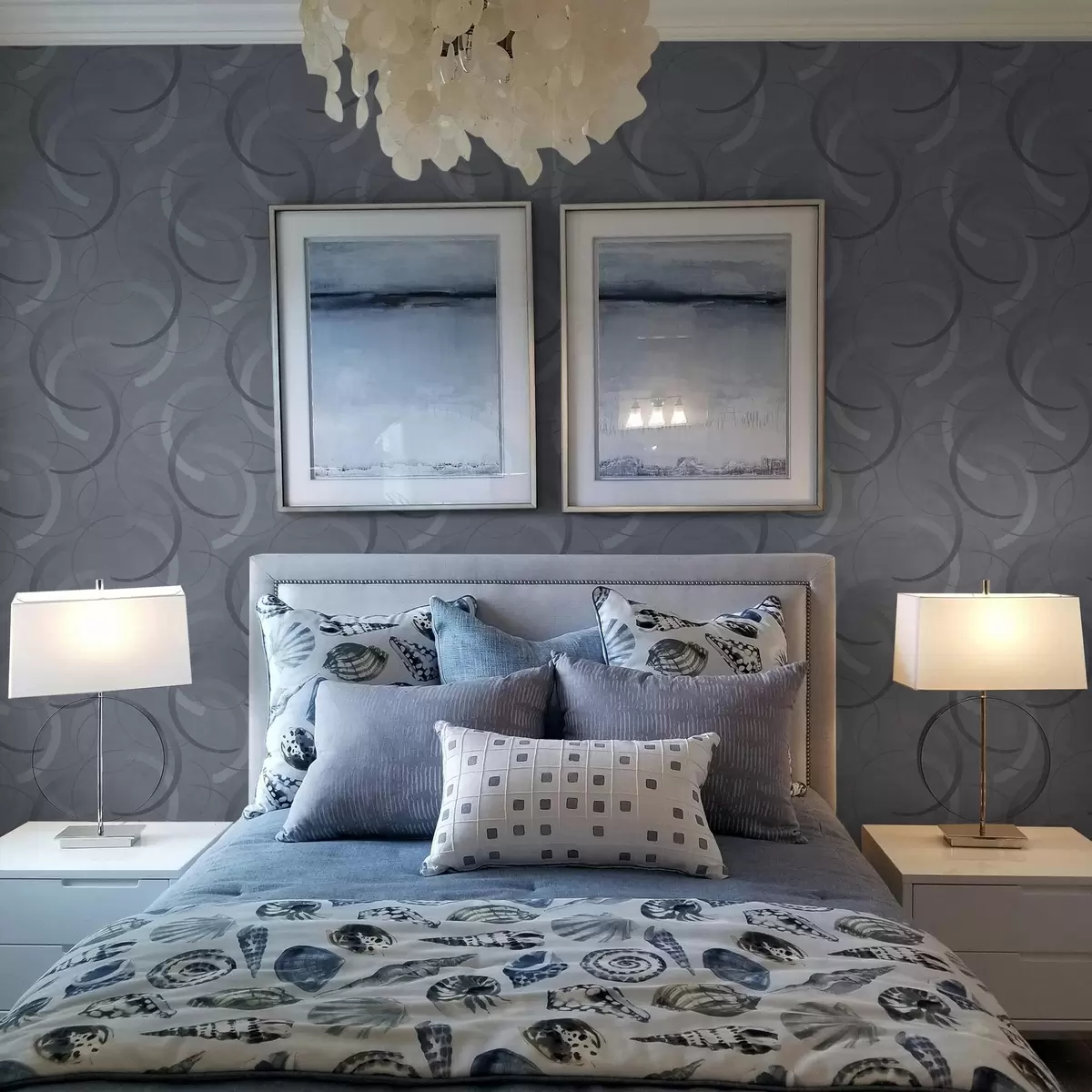 Papel de parede Meios círculos e círculos suaves em uma paleta de tons frios de cinza-azulado a00980