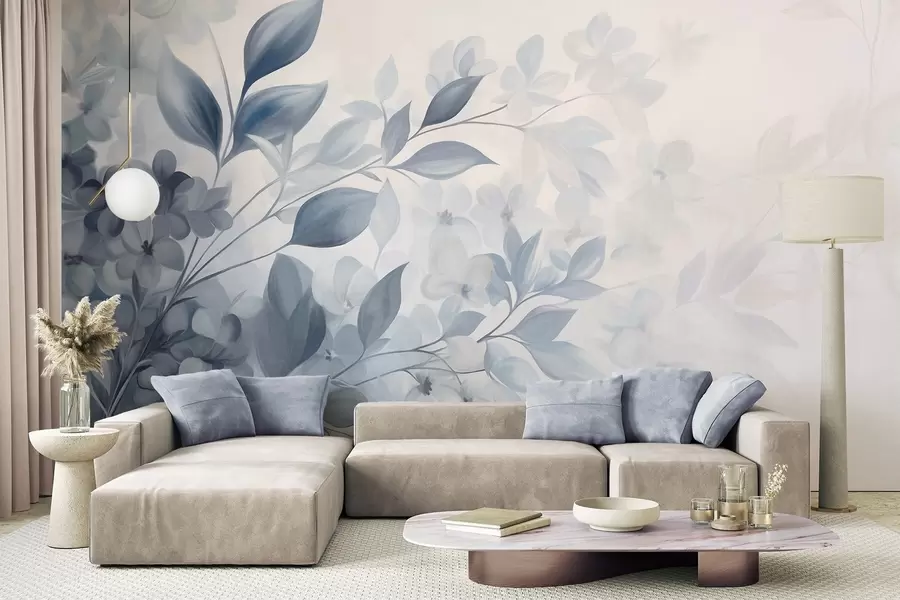 murais de parede Ramo azul e branco texturizado com flores e folhas esmaecendo em um fundo claro, em estilo aquarela. w09543